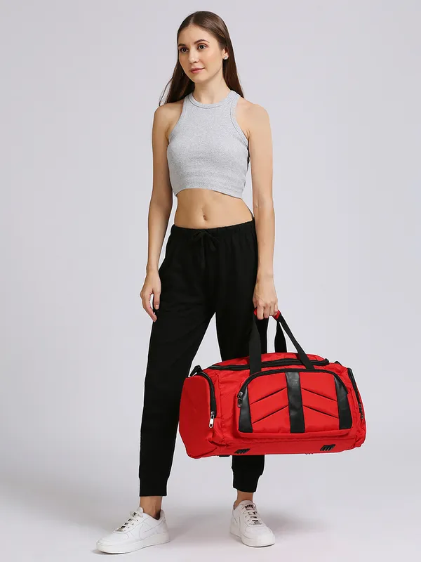 Red_Polyester_Travel_Duffle_Bag_For_Unisex