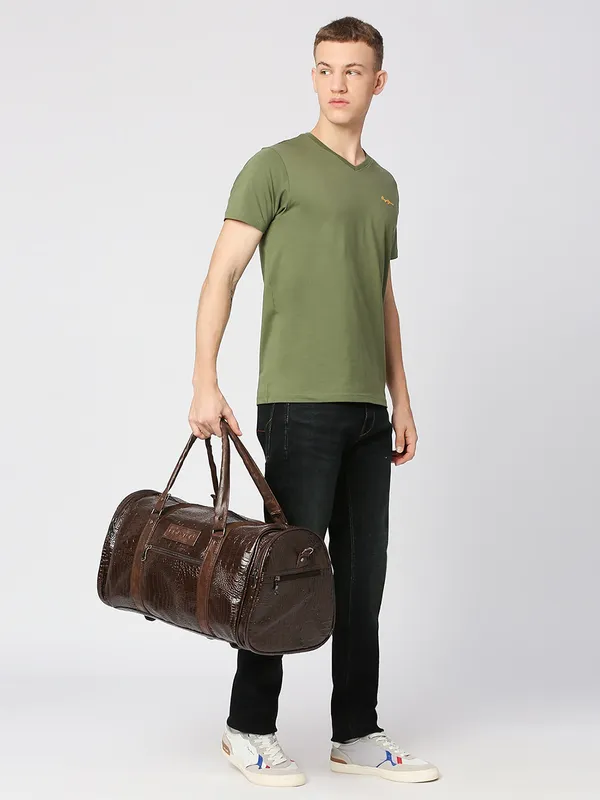 Brown_Vegan_Leather_Medium_Textu_Vegan_Crocodile_Leather_Gym_Duffel_Bag_For_Unisex
