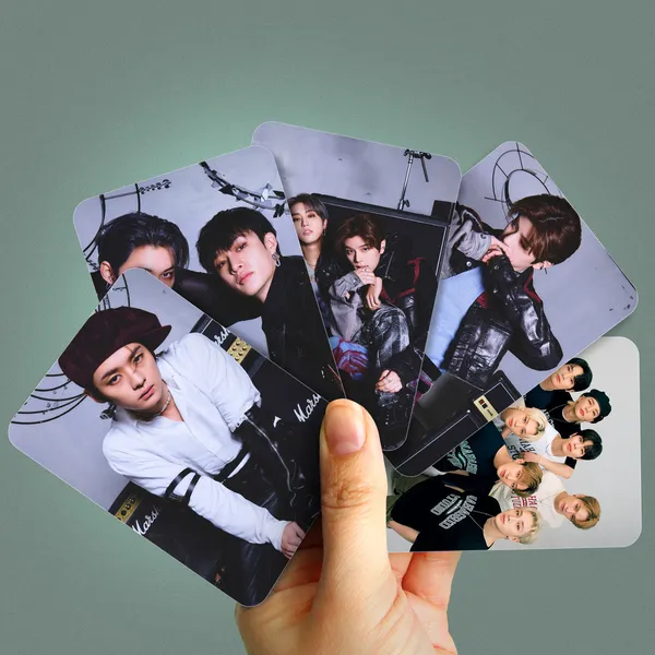 Multicolor_Stray_Kids_"5_Star"_Album_Photo_Cards_(_Set_Of_12_+_4_Freebies_)_Photographic_Paper_(2.5_Inch_X_3.5_Inch)
