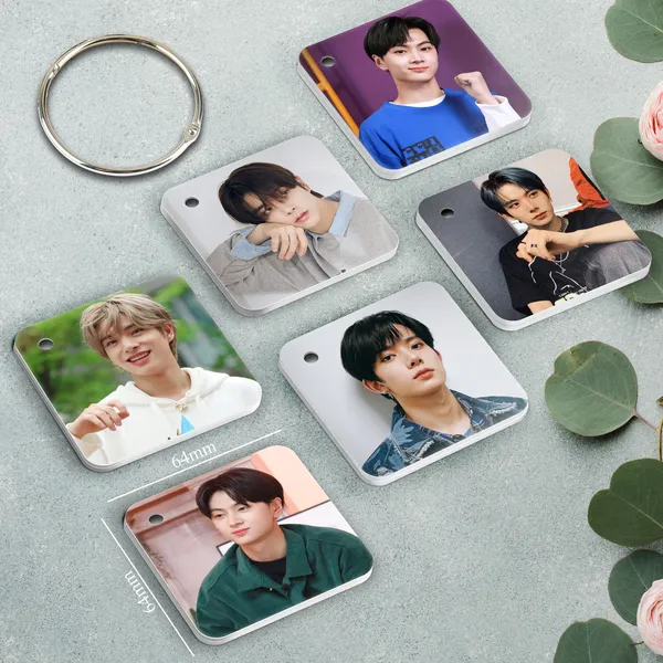 Multicolor_Enhypen_Flash_1Mm_Thick_Cards_With_Snap_Key_Ring_�_A_Stunning_Set_Of_12_Cards_Featuring_24_Photos_Front_And_Back_Fine_Art_Print_(2.5_Inch_X_2.5_Inch)
