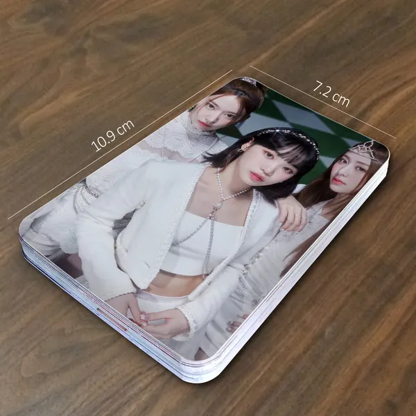 Multicolor_9_Cm_Le_Sserafim_"Fearless"_Photocards_(_Set_Of_16_)_Reusable_Sticker_(Pack_Of_1)