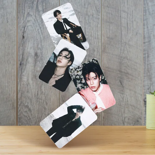 Stray_Kids_"DO_IT"_Glossy_Laminated_Photocards_(Set_of_28+4_Freebies)
