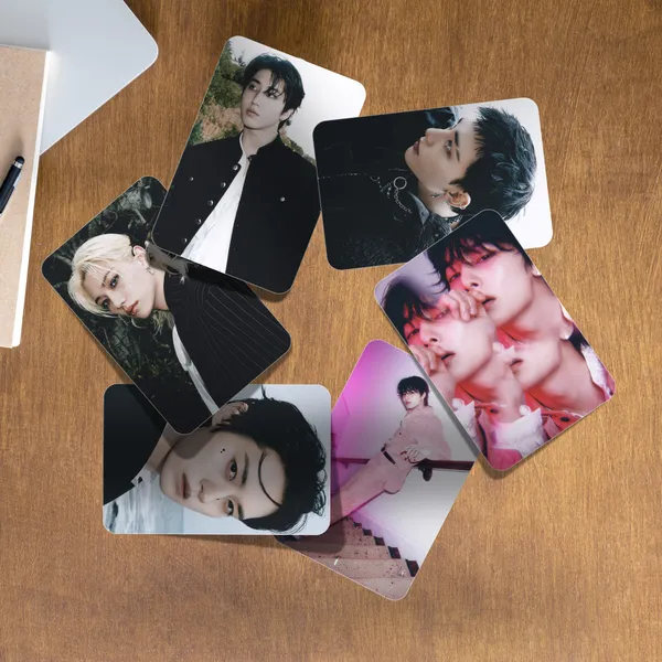 Stray_Kids_"DO_IT"_Glossy_Laminated_Photocards_(Set_of_28+4_Freebies)