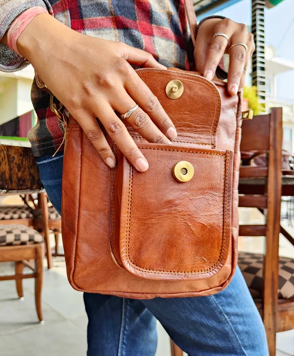 Brown_Genuine_Leather_Cross-Body_Purse_Bag_-_Multi-Purpose_Zip_Pockets_-_Genuine_Leather_Handbags_For_Ipad_-_Premium_Crossover_Small_Bag_Over_The_Shoulder_(_7x9_inchs_)