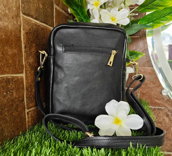 Black_Black_Genuine_Leather_Cross-Body_Purse_Bag_-_Genuine_Leather_Handbags_For_Ipad_-_Premium_Crossover_Small_Bag_Over_The_Shoulder_(_7x9_inchs_)