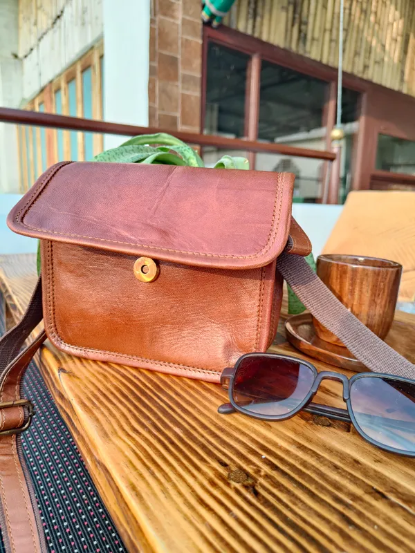 Brown_Small_Women_Real_Genuine_Leather_Cross-Body_Genuine_Leather_Bag_(_7x5.5_inchs_)