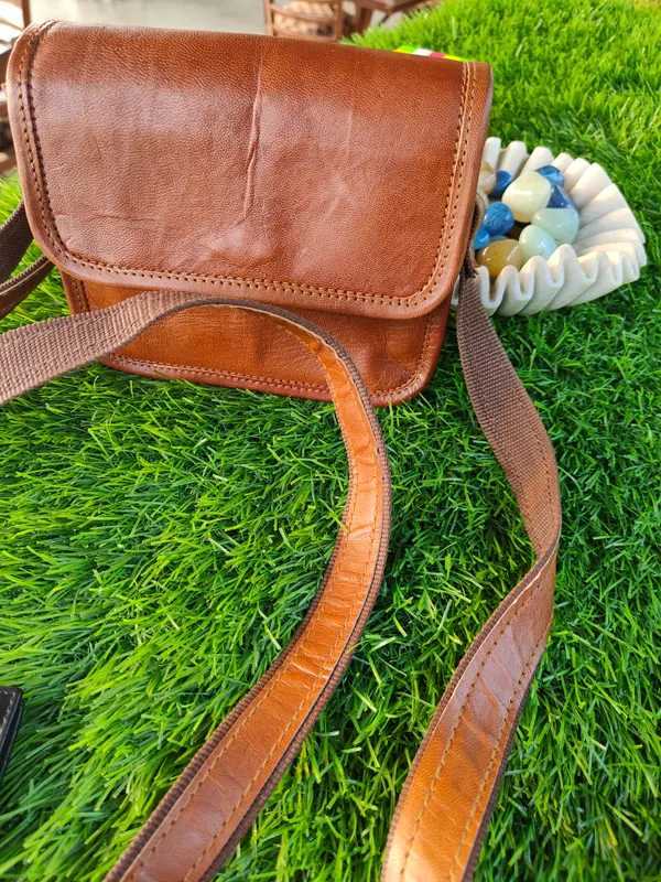 Brown_Small_Women_Real_Genuine_Leather_Cross-Body_Genuine_Leather_Bag_(_7x5.5_inchs_)