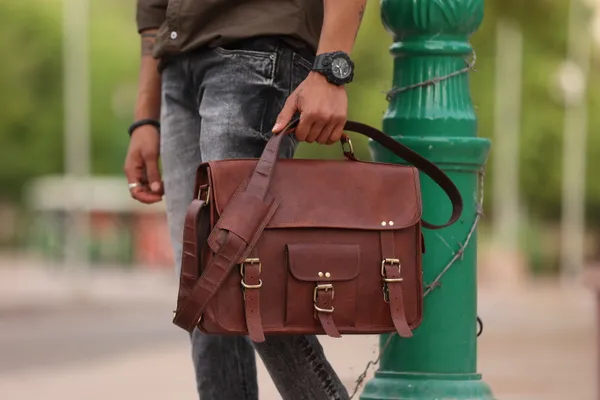 Brown_Genuine_Leather_Briefcase_Messenger_Shoulder_Computer_Laptop_Bag_(_12_x_17_inchs_)