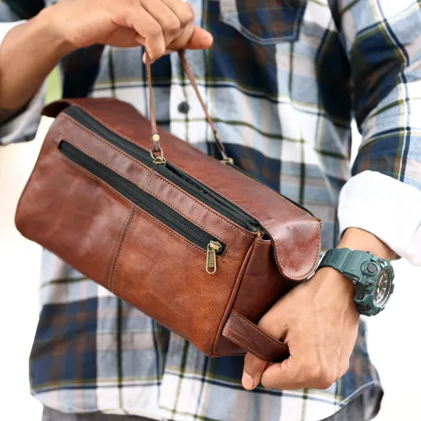 Brown_Genuine_Leather_Toiletry_Bag_Large_Dopp_Kit__Travel_Pouch_Cosmetic_Organizer_Best_Toiletries_Bags_For_Bathroom_And_Traveling_(_10x6_inchs_)