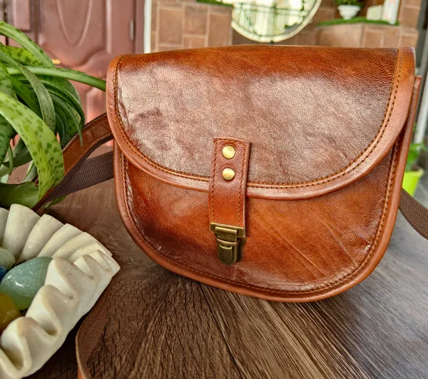 Brown_Small_Genuine_Leather_Bag_Shoulder_Bag_Cross_Body_Handbag_Genuine_Leather_Purse_For_Women_Compatible_With_IPad_And_Tablet_(_6x8_inchs_)