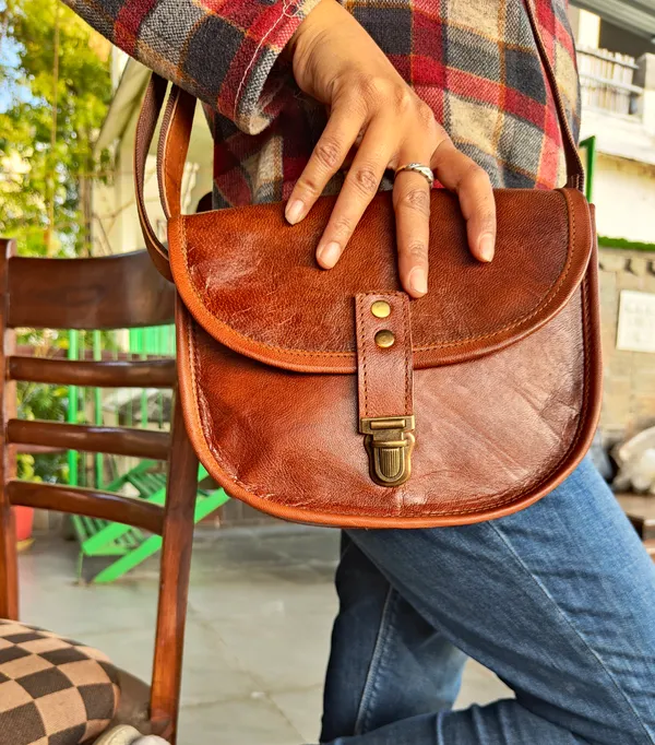 Brown_Small_Genuine_Leather_Bag_Shoulder_Bag_Cross_Body_Handbag_Genuine_Leather_Purse_For_Women_Compatible_With_IPad_And_Tablet_(_6x8_inchs_)