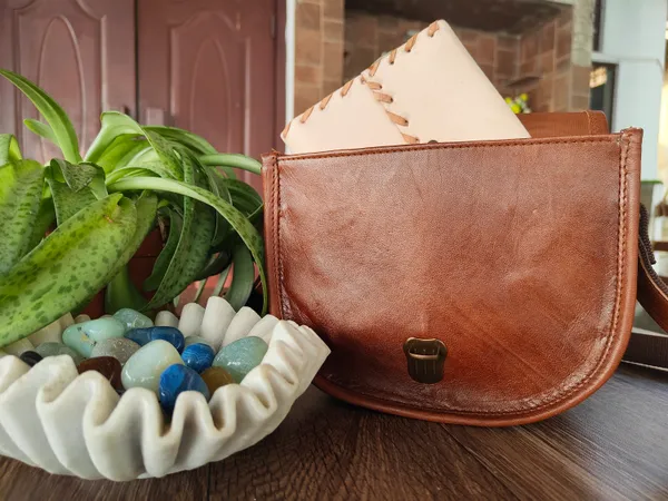 Brown_Small_Genuine_Leather_Bag_Shoulder_Bag_Cross_Body_Handbag_Genuine_Leather_Purse_For_Women_Compatible_With_IPad_And_Tablet_(_6x8_inchs_)