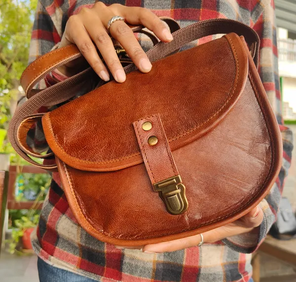 Brown_Small_Genuine_Leather_Bag_Shoulder_Bag_Cross_Body_Handbag_Genuine_Leather_Purse_For_Women_Compatible_With_IPad_And_Tablet_(_6x8_inchs_)