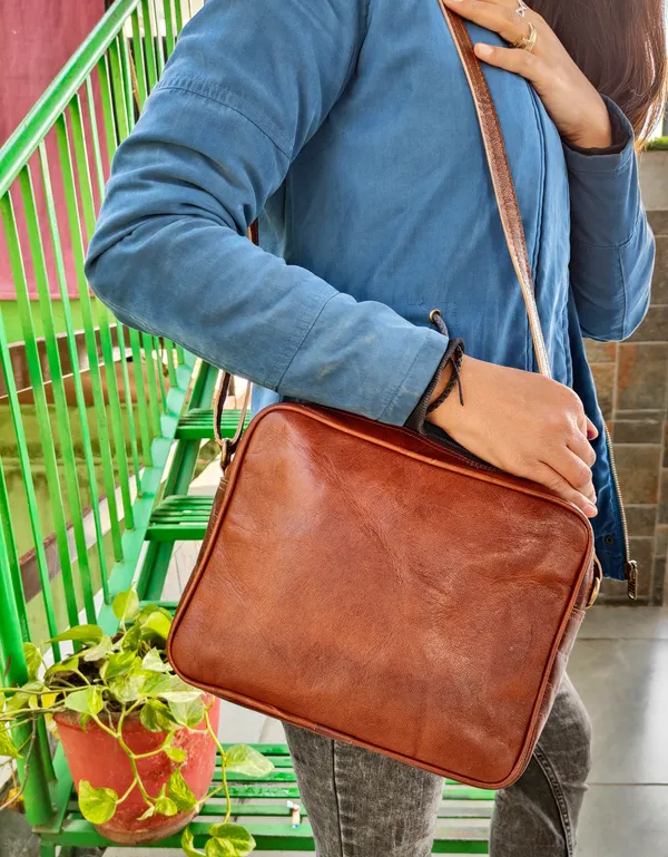 Brown_Simple_Cross-Body_Purse_Handbag_(_7.5x9.5_inchs_)