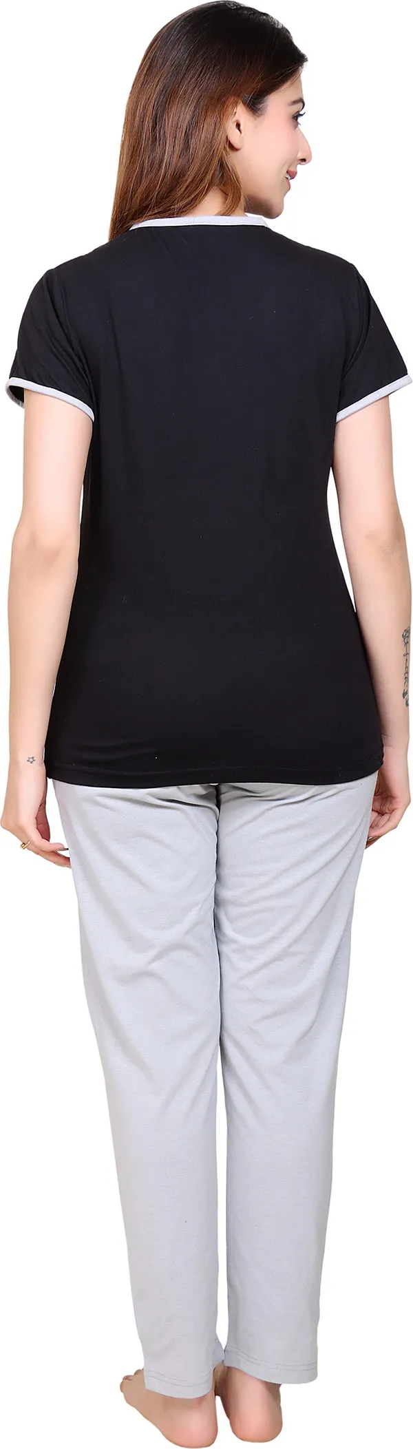 Black_&_White_Cotton_Blend_Printed_Top_&_Pyjama_Set_For_Women