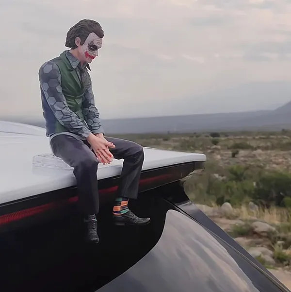 Joker_Style_Car_Sitting_Figure_Big_–_Unique_Dashboard_or_Hood_Decoration_for_Stylish_Car_Lovers,_Durable_Resin_Build_(Dark_Green_&_Purple)