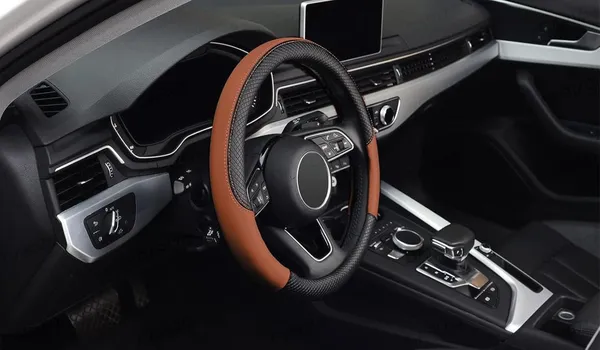 Comfygrip_Steering_Wheel_Cover_Black_&_Brown,_Antislip_Grip,_Odourless_Material,_Sporty_Premium_Look