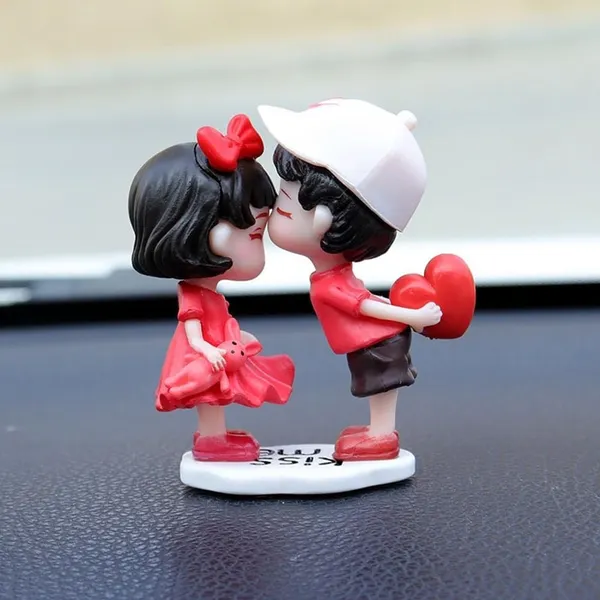 Cute_Cartoon_Couple_Dashboard_Ornament_–_Miniature_Balloon_Figurine_Decoration,_Fairy_Tale_Bonsai_Style_(Red)