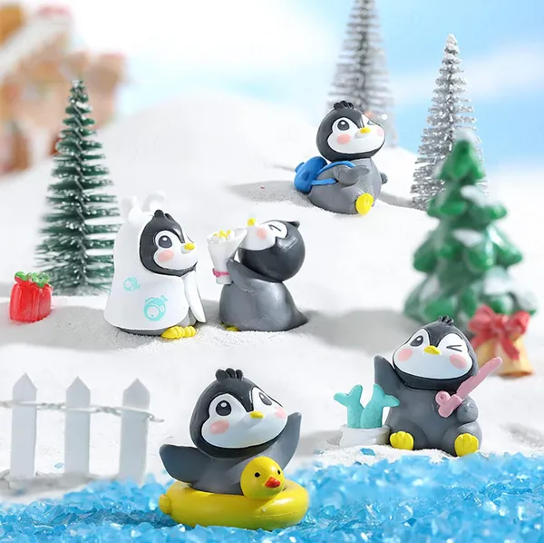Cute_Penguin_Car_Dashboard_Figurines_–_Set_of_6_Mini_Cartoon_Ornaments_for_Adorable_Interior_Decor