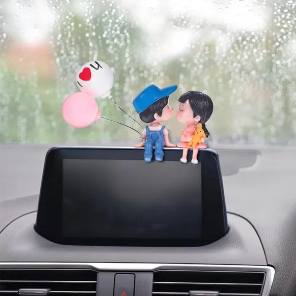 Cute_Cartoon_Couple_Dashboard_Ornament_–_Miniature_Balloon_Figurine_Decoration,_Fairy_Tale_Bonsai_Style_(Blue)