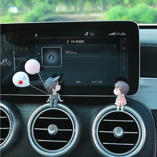 Cute_Cartoon_Couple_Dashboard_Ornament_–_Miniature_Balloon_Figurine_Decoration,_Fairy_Tale_Bonsai_Style_(Grey)