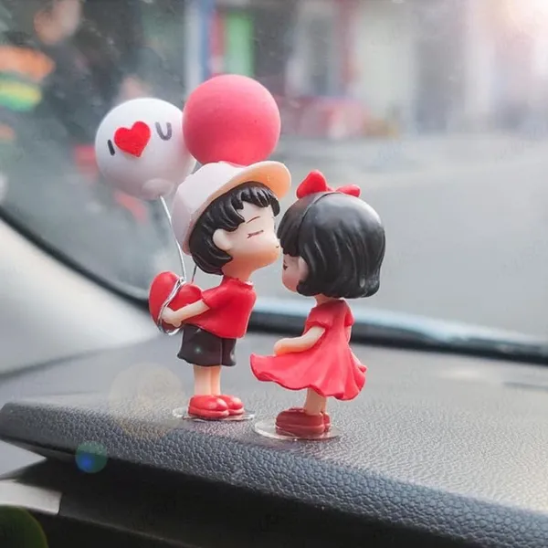 Cute_Cartoon_Couple_Dashboard_Ornament_–_Miniature_Balloon_Figurine_Decoration,_Fairy_Tale_Bonsai_Style_(Red)