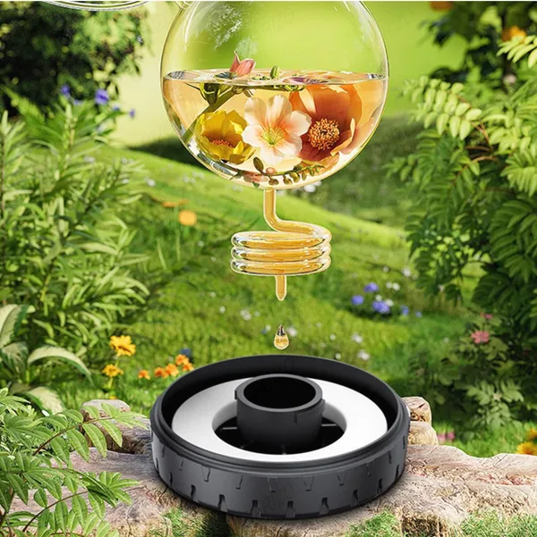 Rotating_Car_Dashboard_Perfume_Diffuser_–_Spinning_Alloy_Wheel_Design_with_Long-Lasting_Fragrance_Core_(Black)