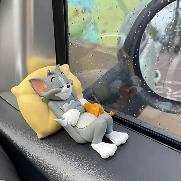 Tom_and_Jerry_Car_Dashboard_Figurine_–_Cute_Cartoon_Car_Interior_Decoration_Accessory_for_Car_Décor