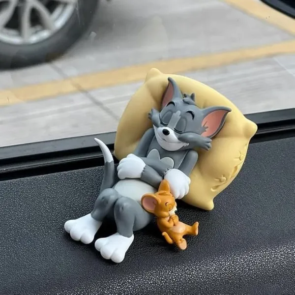 Tom_and_Jerry_Car_Dashboard_Figurine_–_Cute_Cartoon_Car_Interior_Decoration_Accessory_for_Car_Décor