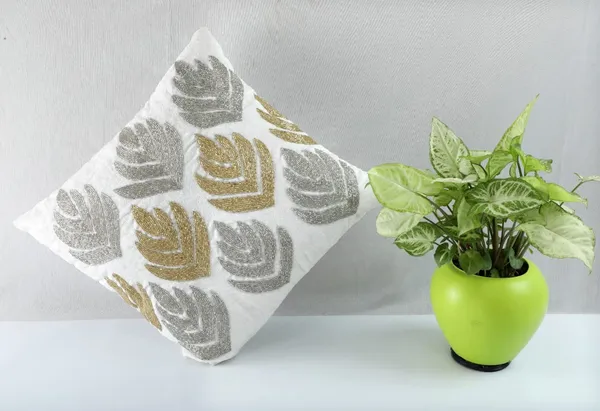 Multicolor_Printed_Cushions_&_Pillows_Case_Beaded_Heart_Pattern_(40.64_Cm*40.64_Cm)_Velvet_Gloden_Embrodery