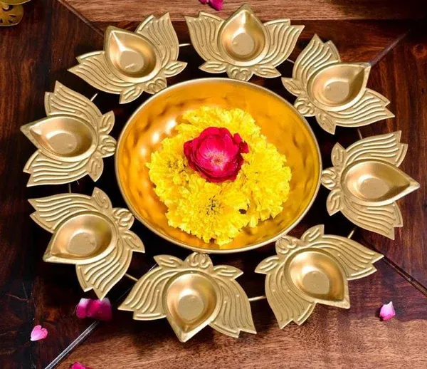 Gold_Metal_Premium_&_Elegant_Showpiece_(Pack_Of_3)