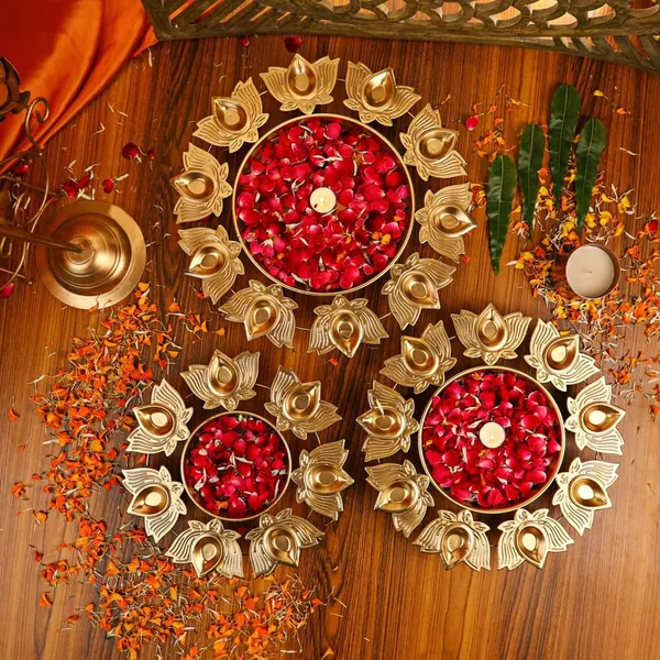 Gold_Metal_Premium_&_Elegant_Showpiece_(Pack_Of_3)