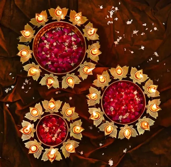 Gold_Metal_Premium_&_Elegant_Showpiece_(Pack_Of_3)