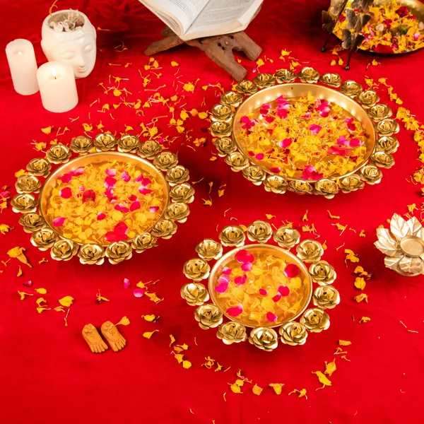 Gold_Metal_Premium_&_Elegant_Showpiece_(Pack_Of_3)