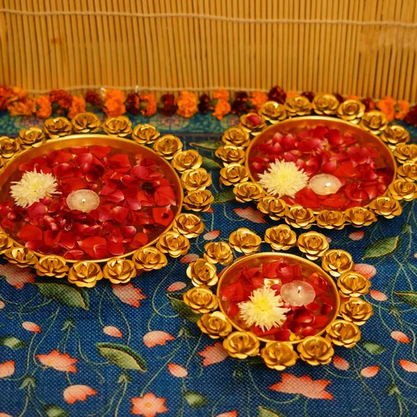 Gold_Metal_Premium_&_Elegant_Showpiece_(Pack_Of_3)