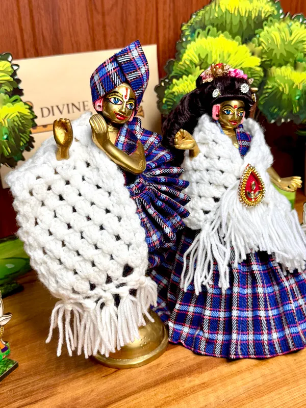 Blue_Check_Radha_Krishna_Poshak_(with_Pagdi_&_2_Shawls)