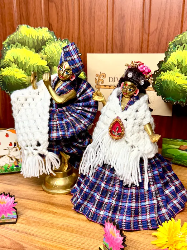 Blue_Check_Radha_Krishna_Poshak_(with_Pagdi_&_2_Shawls)