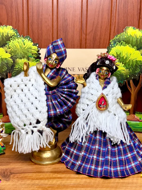 Blue_Check_Radha_Krishna_Poshak_(with_Pagdi_&_2_Shawls)