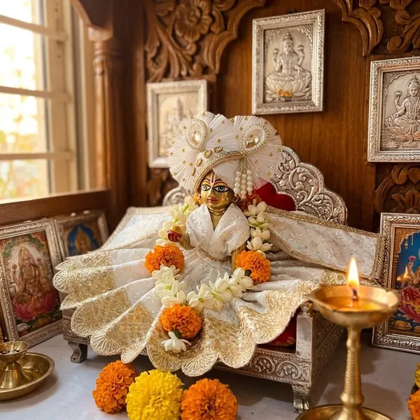 Diwali_Spl_Laddu_Gopal_White_Gold_Dress