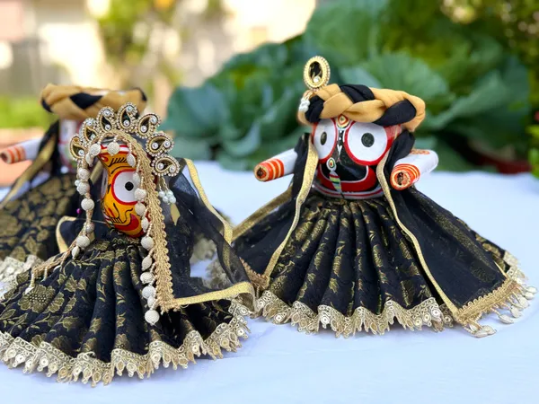 Jagannath_Family_Black_Gold_Brocade_10_pc_Dress_Set