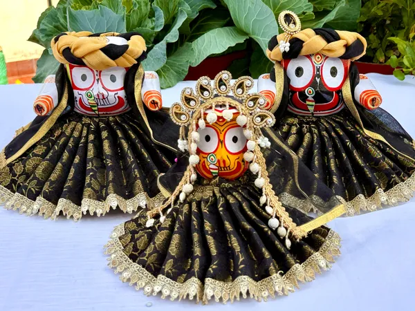 Jagannath_Family_Black_Gold_Brocade_10_pc_Dress_Set