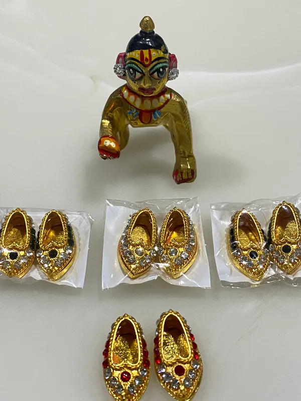 Laddu_Gopal_Golden_Jutti