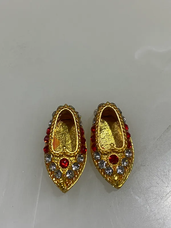 Laddu_Gopal_Golden_Jutti