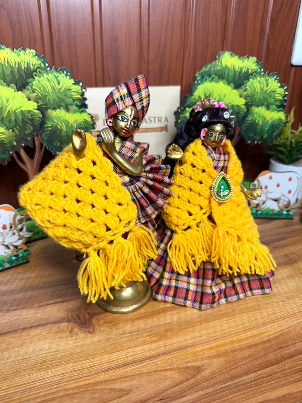 Multicolor_Check_Radha_Krishna_Poshak_(with_Pagdi_&_2_Shawls)