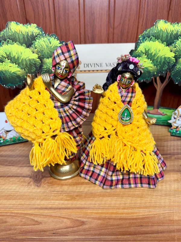 Multicolor_Check_Radha_Krishna_Poshak_(with_Pagdi_&_2_Shawls)