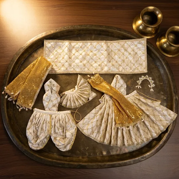 Radha_Krishna_Golden_Dress