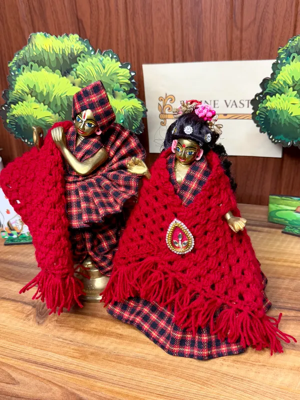 Red_Check_Radha_Krishna_Poshak_(with_Pagdi_&_2_Shawls)