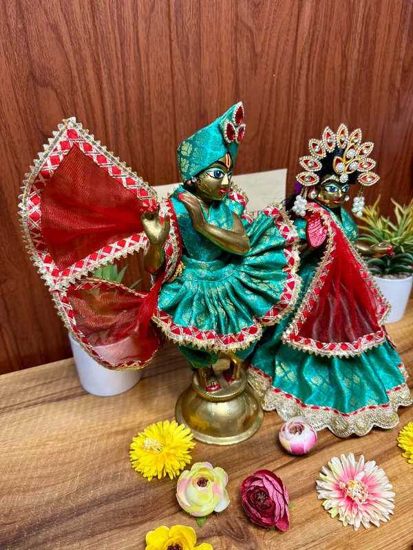 Turquoise_&_Red_Radha_Krishna_Poshak