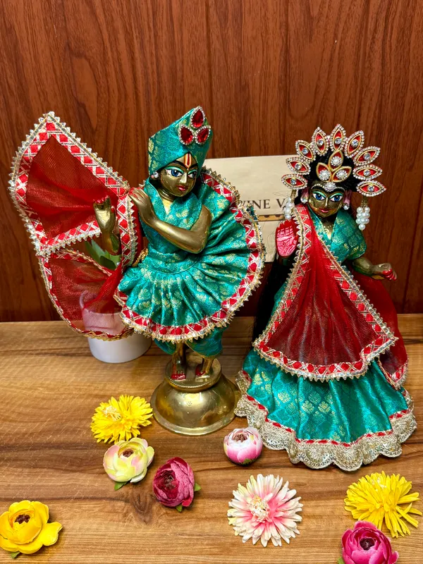 Turquoise_&_Red_Radha_Krishna_Poshak