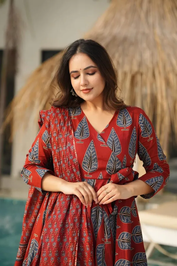 Red_Women_Leaf_Print_Anarkali_Kurta_Set_with_Dupatta